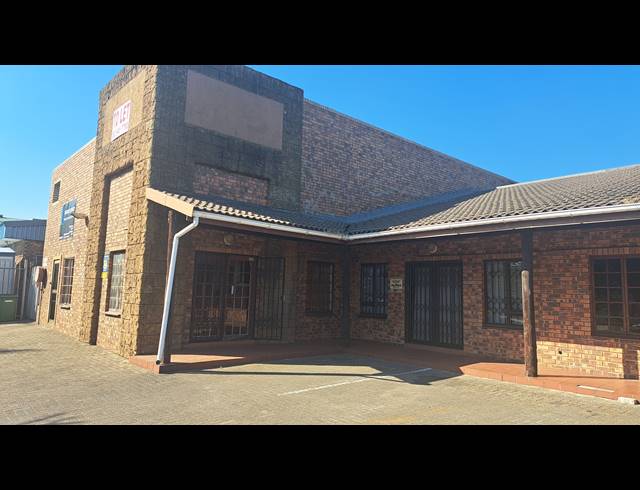 144M² OFFICE TO LET IN RICHARDS BAY CENTRAL
